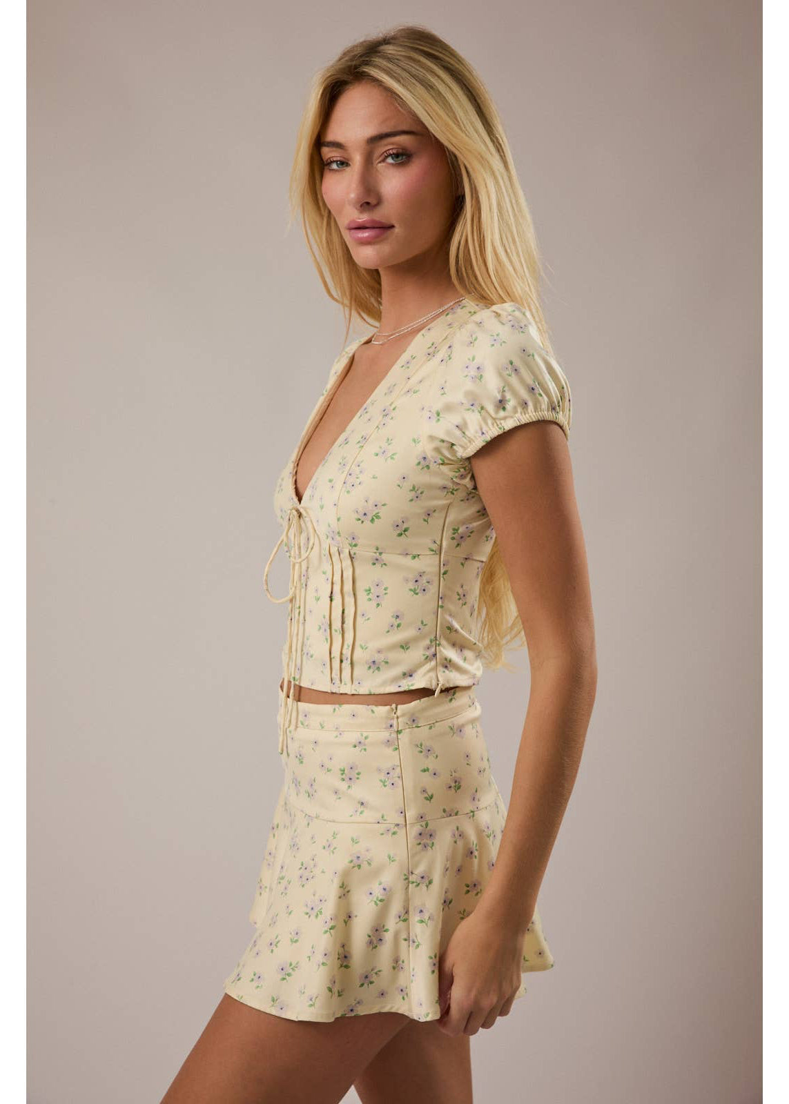 Cap Sleeve V-Neck Crop Top