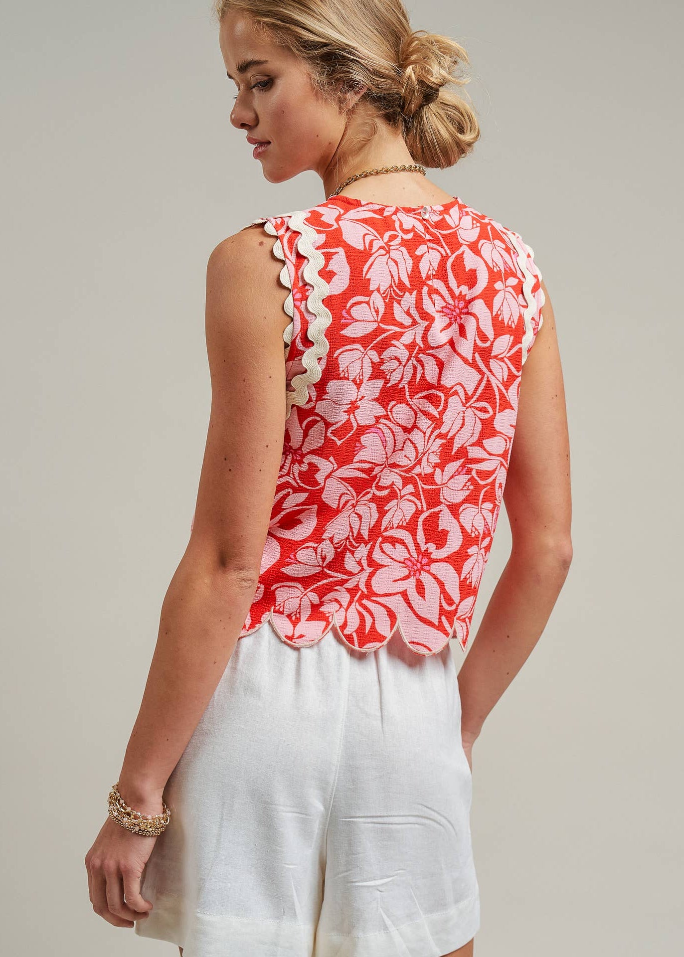 Floral Print Scalloped Top
