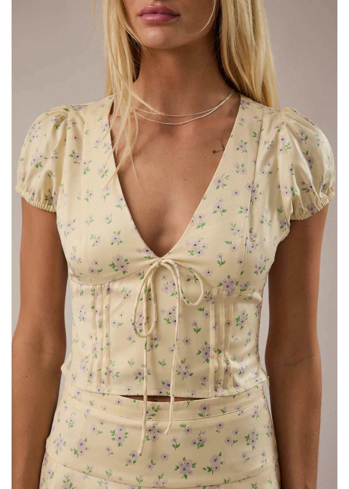 Cap Sleeve V-Neck Crop Top