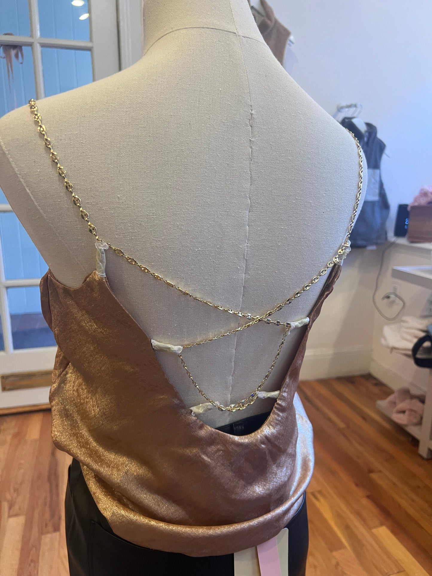 Chain Top in Golden Sand