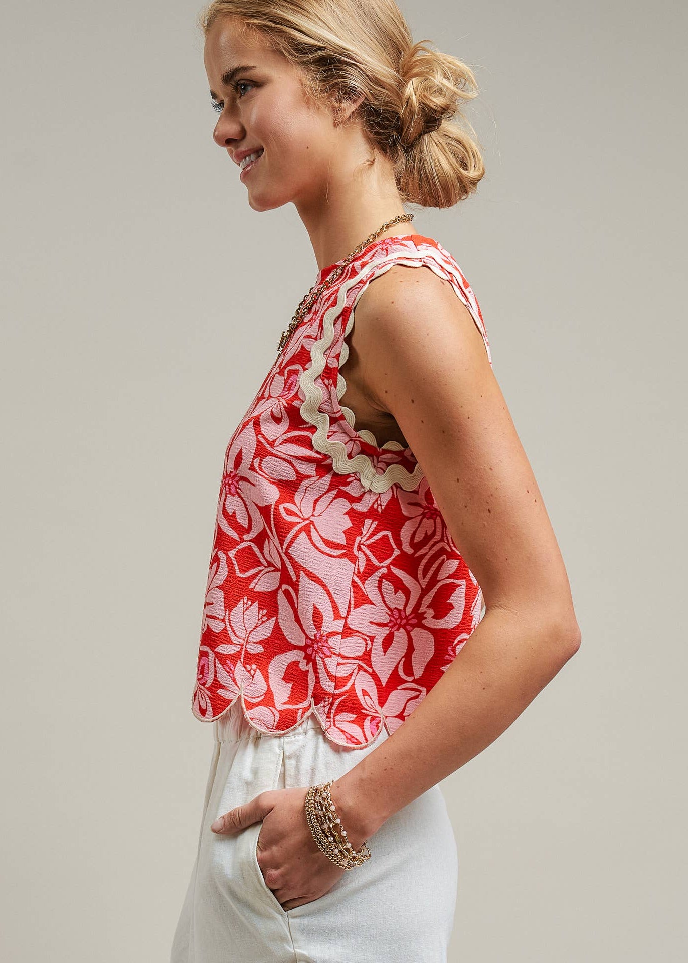 Floral Print Scalloped Top