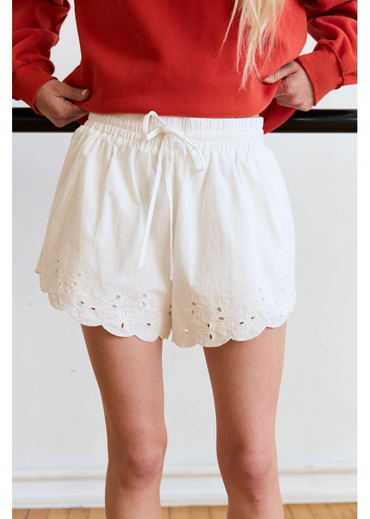 Scallop White Shorts
